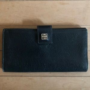 Givenchy Vintage Leather wallet, Deep dark green. Torn on one side.